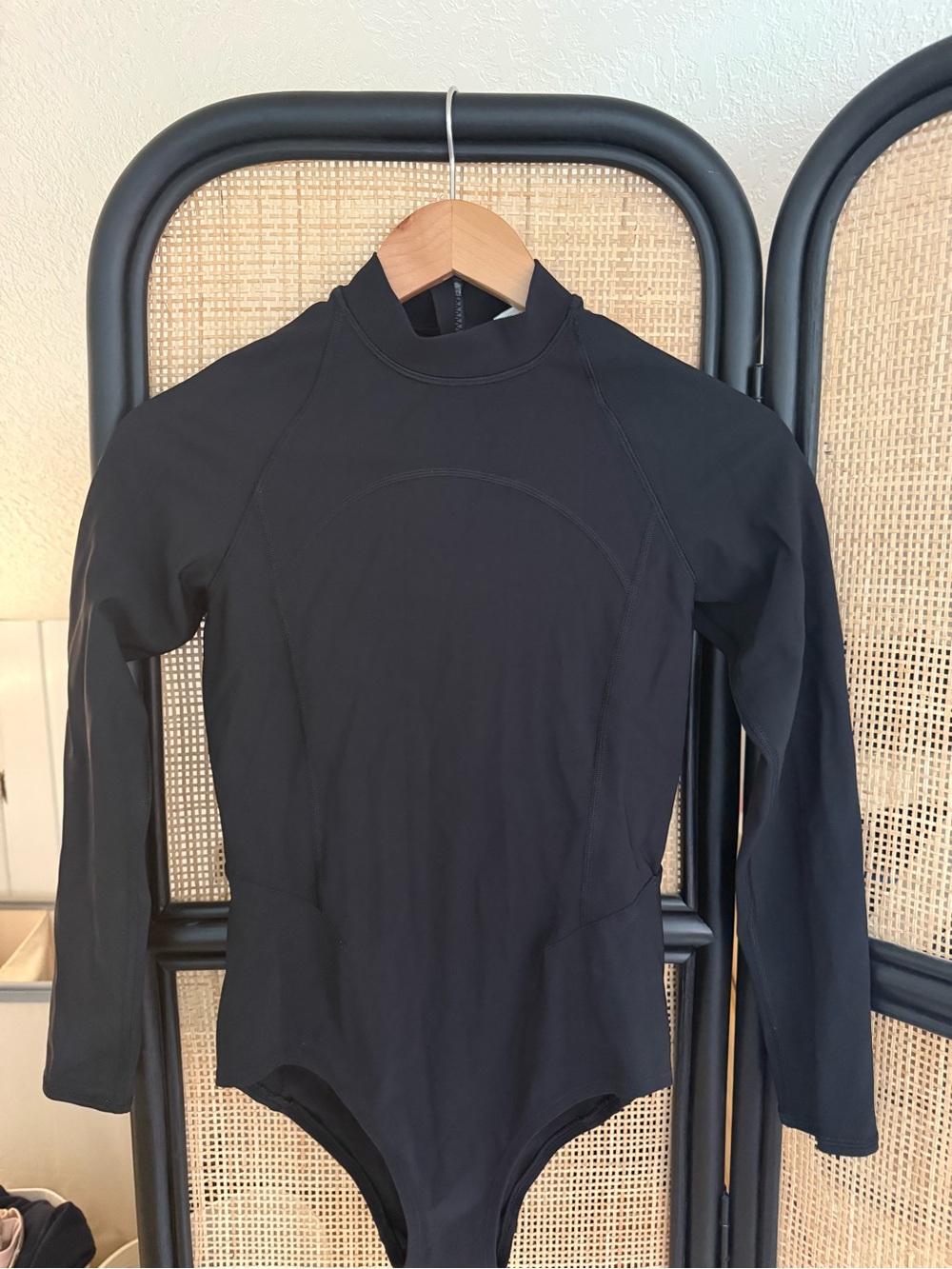 Athleta Women’s Long Sleeved One Piece Full Coverage Neck Swimsuit Black Size 6